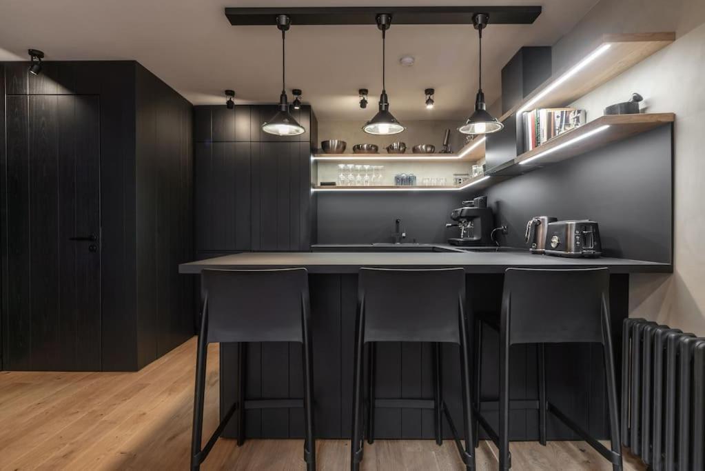 3 Storey Apartment With A Character And A Terrace リガ エクステリア 写真